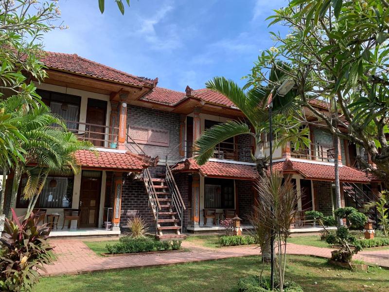 Lovina Beach Hotel - Oda