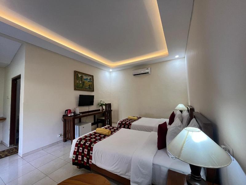 Lovina Beach Hotel - Oda