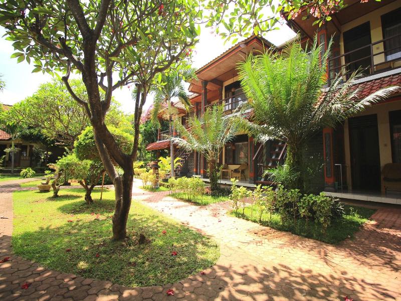 Lovina Beach Hotel - Oda