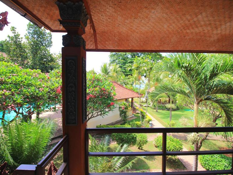 Lovina Beach Hotel - Oda