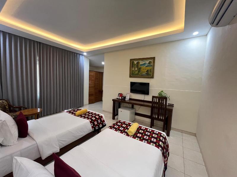Lovina Beach Hotel - Oda