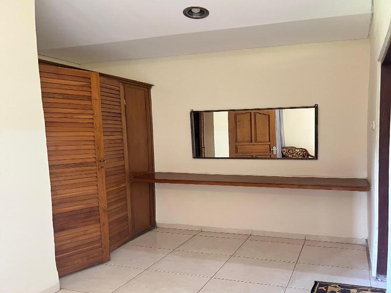 Lovina Beach Hotel - Oda