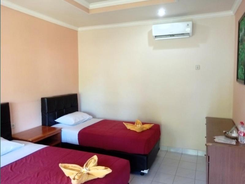 Lovina Beach Hotel - Oda