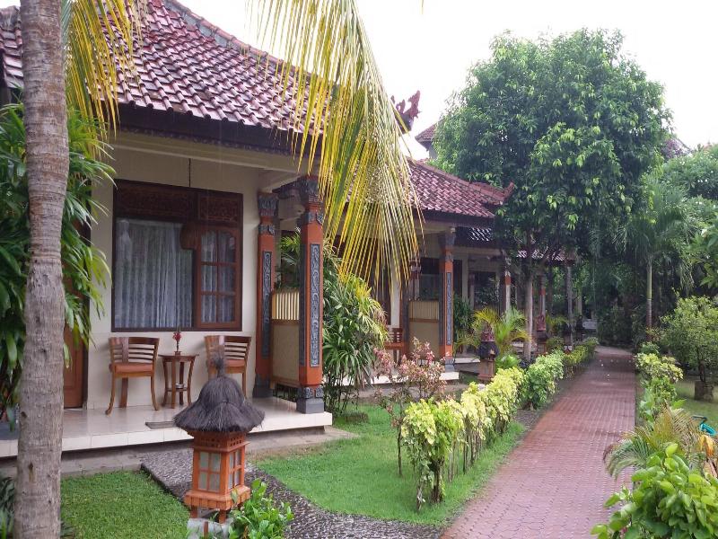 Lovina Beach Hotel - Teras