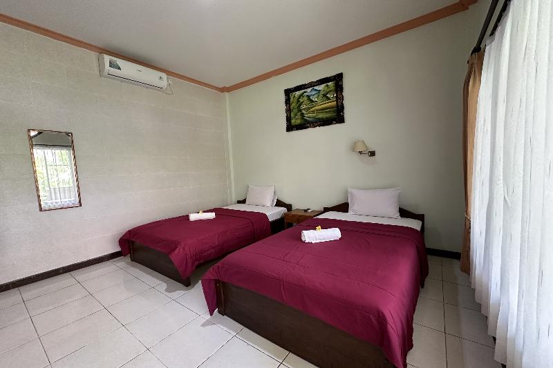 Taxa Raya Guest House by ZUZU - Genel