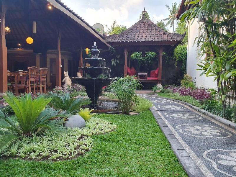 Kusnadi Hotel - Genel