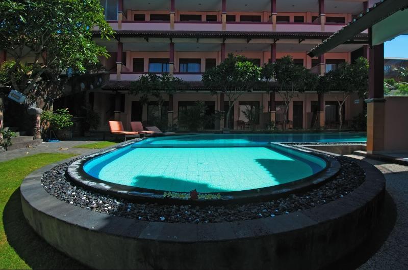 Pesona Beach Inn - Havuz