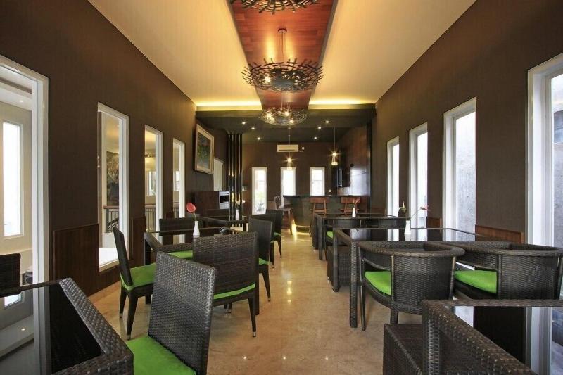 Puri Padma Hotel And Spa - Lobi