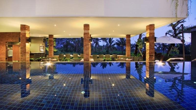 Puri Padma Hotel And Spa - Havuz
