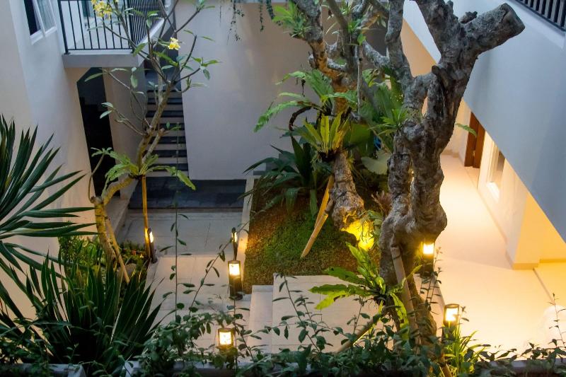Puri Padma Hotel And Spa - Teras
