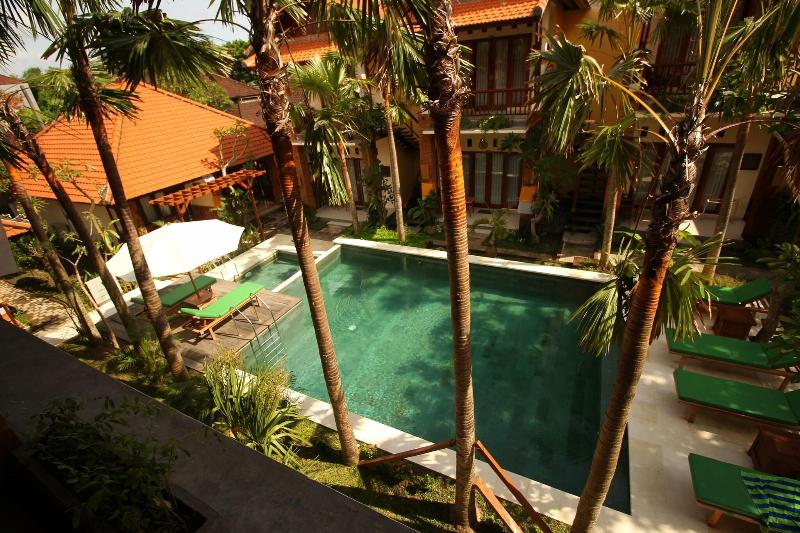 Mina Pelasa Hotel Resto - Havuz