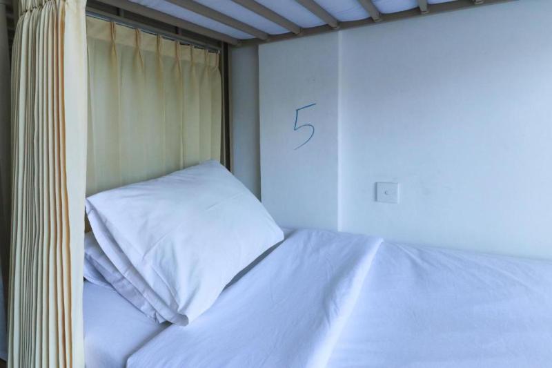 Margarita Surf Hostel Canggu - Oda