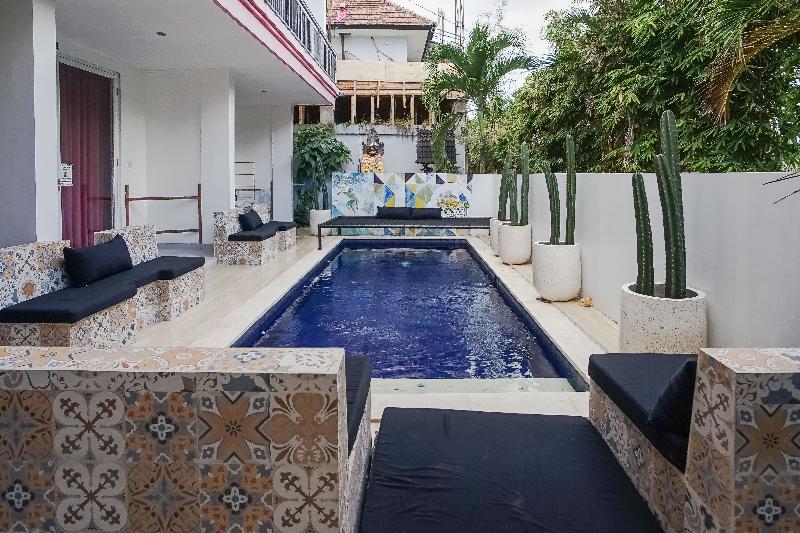 Margarita Surf Hostel Canggu - Havuz