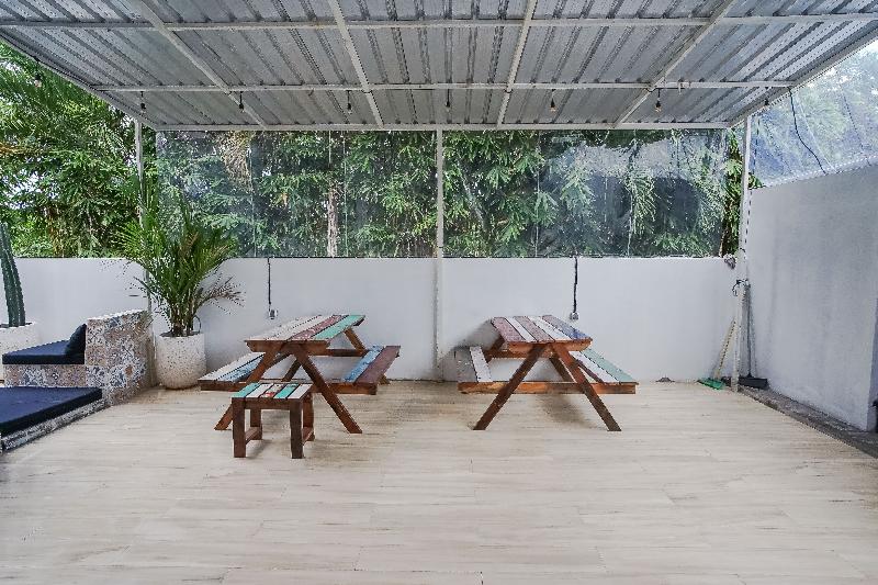 Margarita Surf Hostel Canggu - Havuz