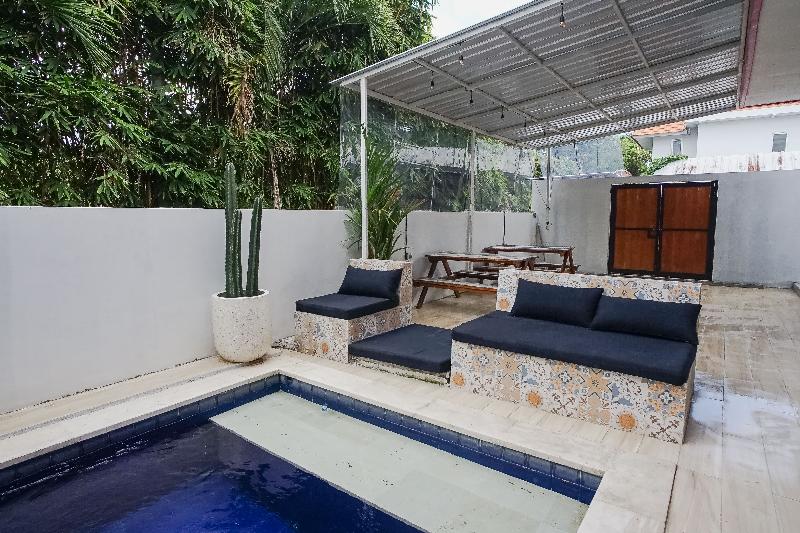 Margarita Surf Hostel Canggu - Havuz