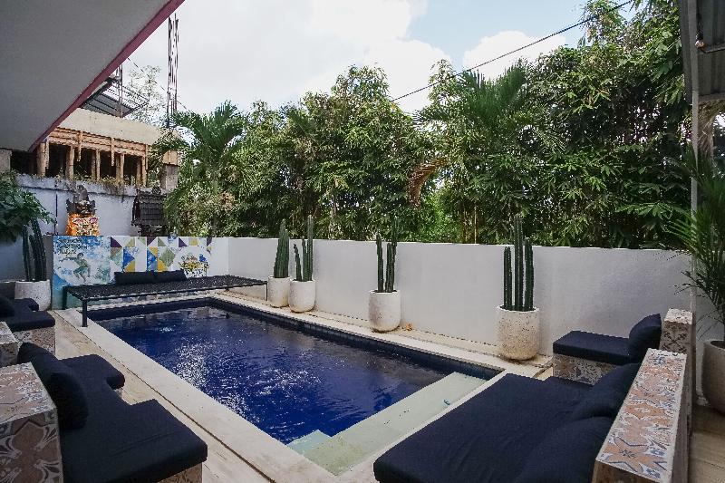 Margarita Surf Hostel Canggu - Havuz