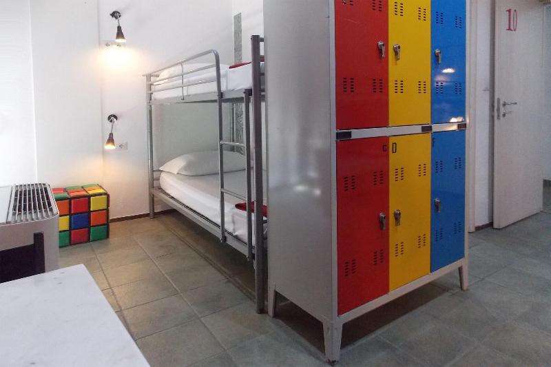 Hostel Colours - Oda