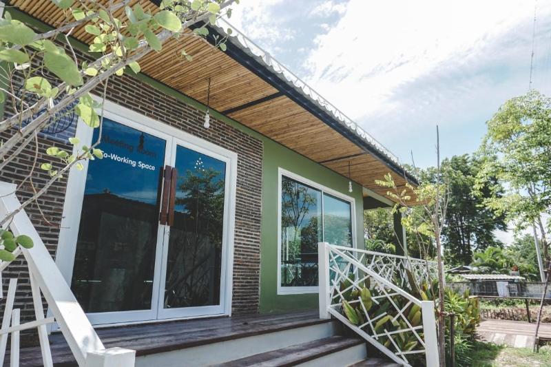 Patoey House - Genel