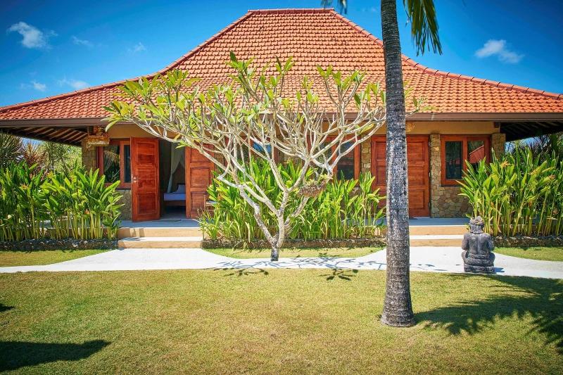 Three Monkeys Villas - Genel