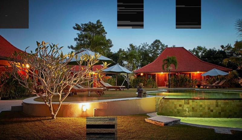 Three Monkeys Villas - Genel