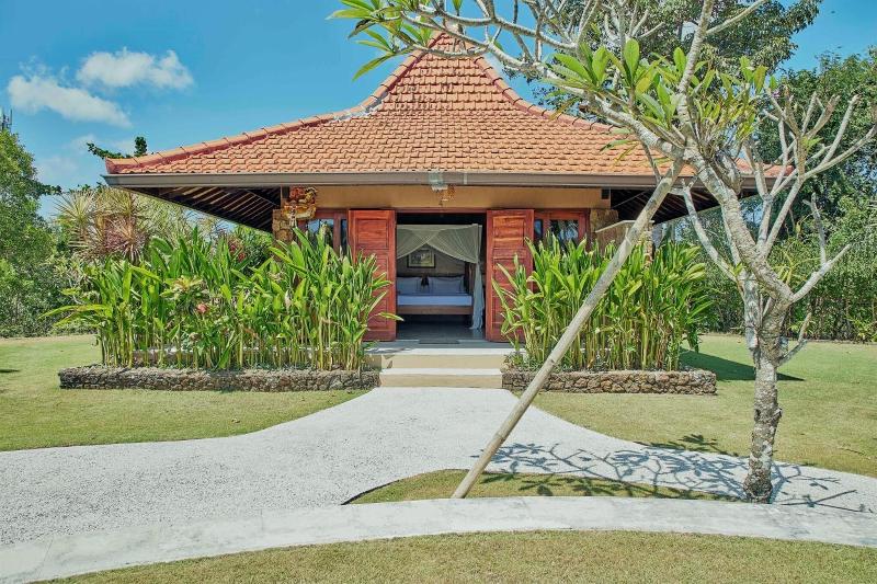 Three Monkeys Villas - Genel