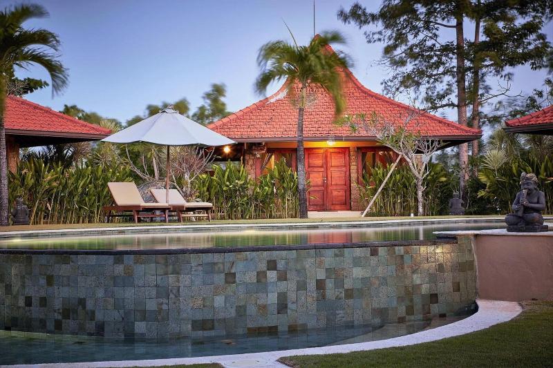 Three Monkeys Villas - Havuz