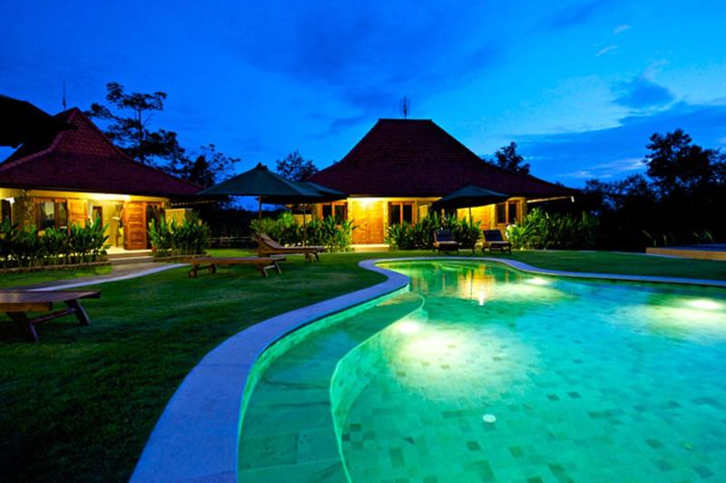 Three Monkeys Villas - Havuz
