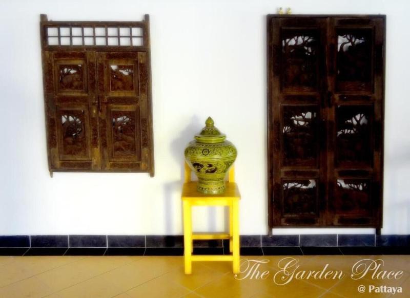 The Garden Place - Lobi