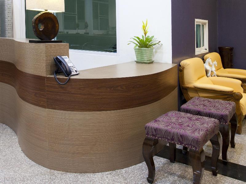 Wiz Hotel - Lobi