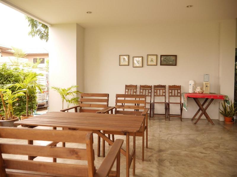 The Meet Green Apartment - Lobi