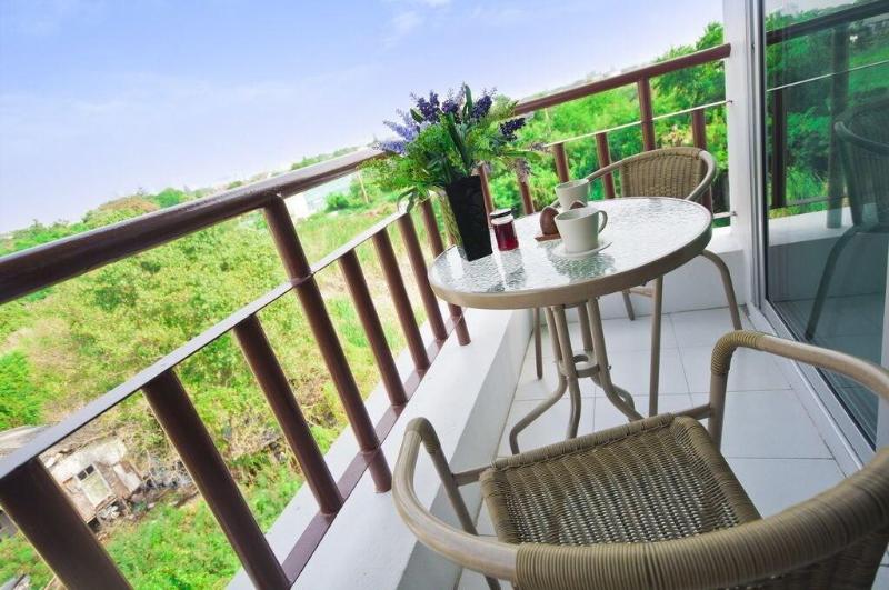 The Meet Green Apartment - Oda