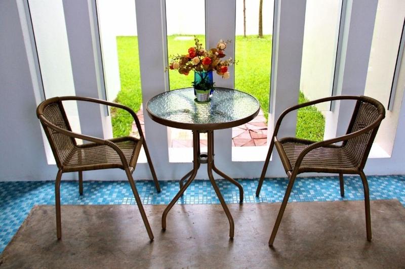 The Meet Green Apartment - Teras