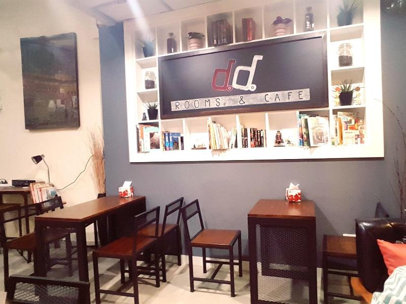 Double D Rooms Cafe - Restoran