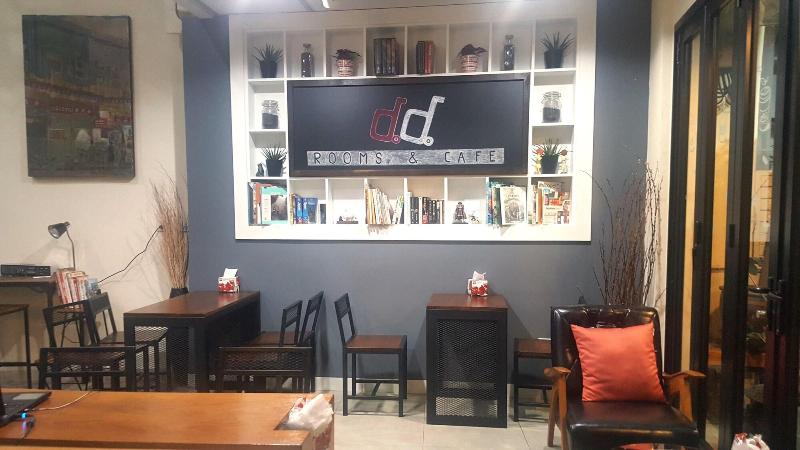 Double D Rooms Cafe - Restoran