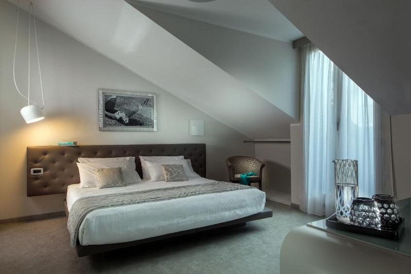 Montenapoleone Suites - Oda