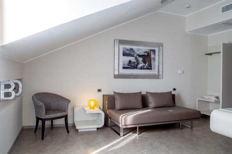 Montenapoleone Suites - Oda