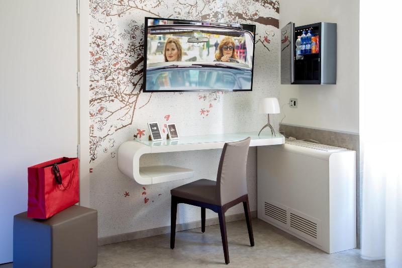 Montenapoleone Suites - Oda