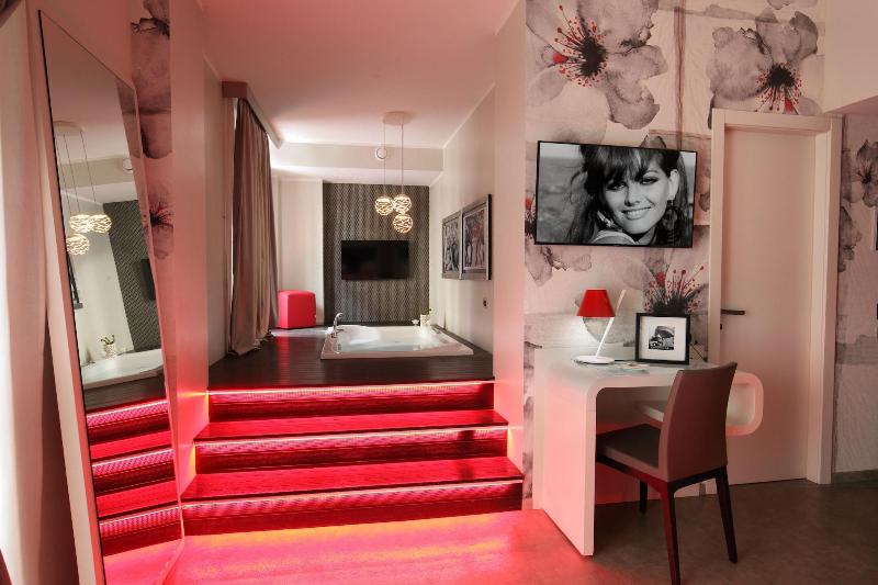 Montenapoleone Suites - Oda