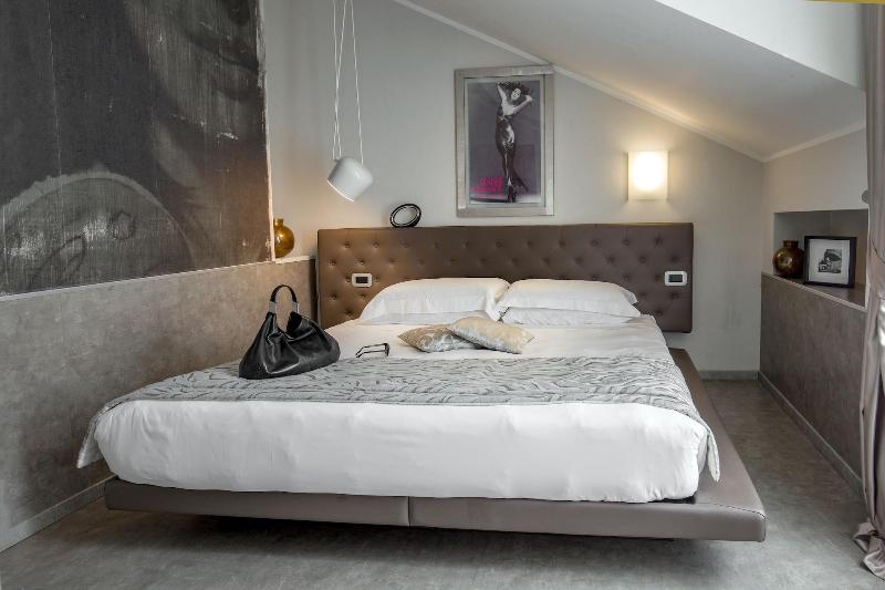 Montenapoleone Suites - Oda