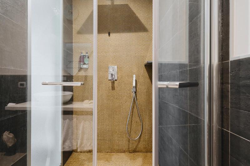 Montenapoleone Suites - Oda