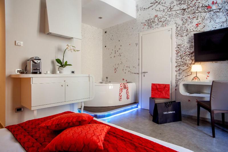 Montenapoleone Suites - Oda