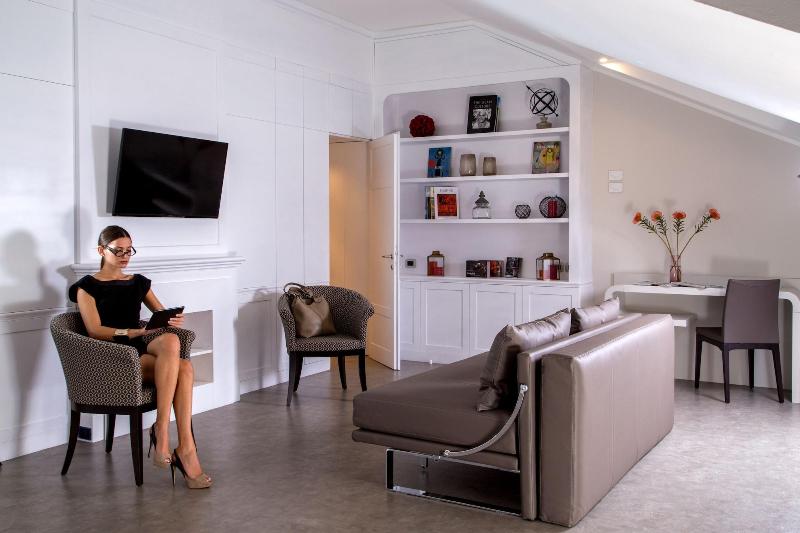 Montenapoleone Suites - Oda