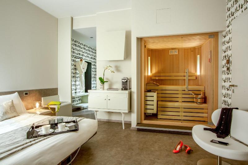 Montenapoleone Suites - Oda