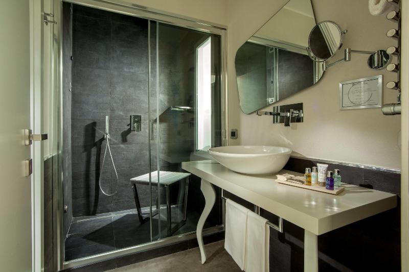 Montenapoleone Suites - Oda