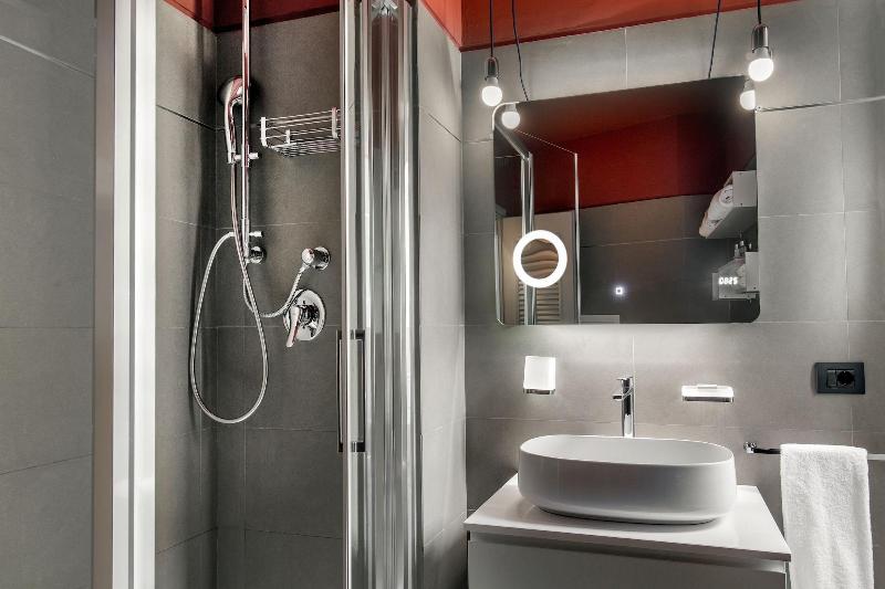 Montenapoleone Suites - Oda