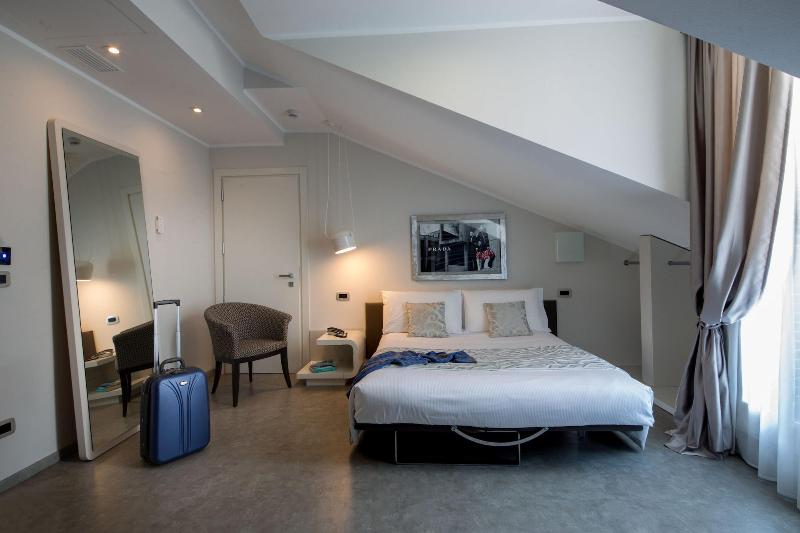 Montenapoleone Suites - Oda