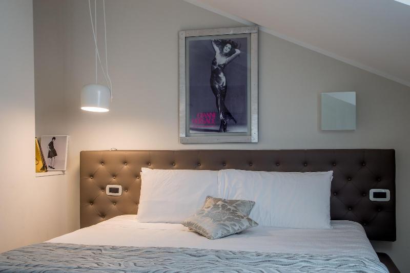 Montenapoleone Suites - Oda