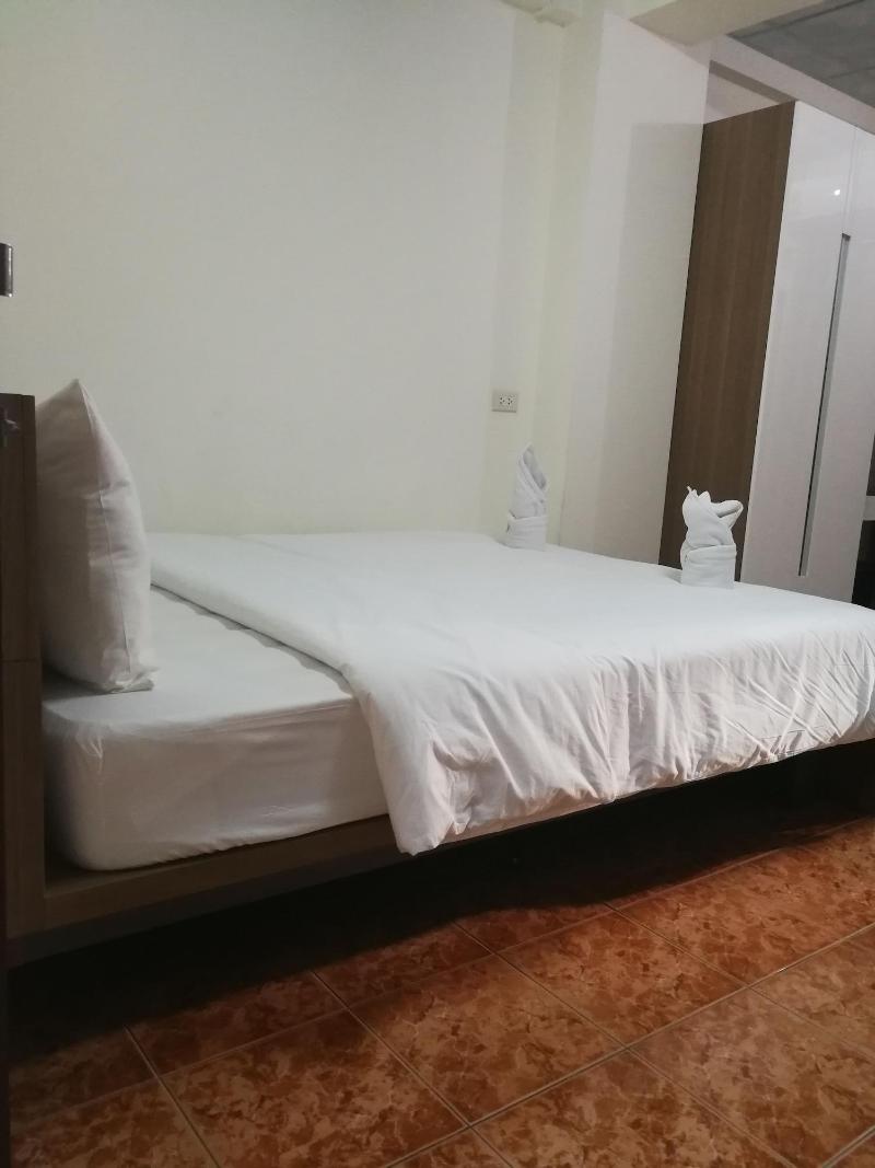 Soi 5 Apartment - Oda