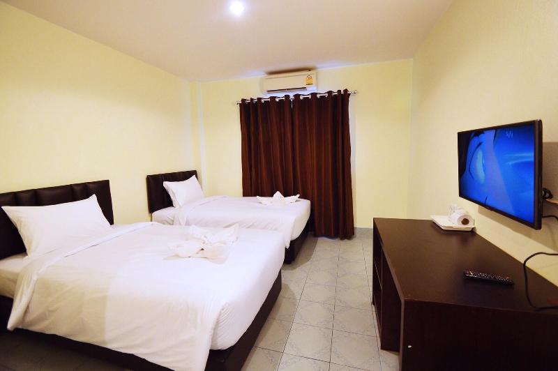 Paripas Express Hotel Patong - Oda