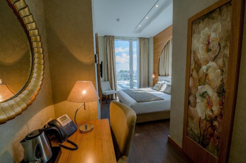 Grand Hotel Downtown - Oda